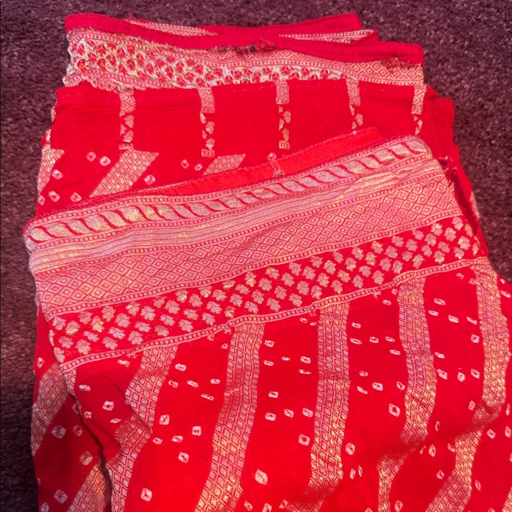 Red and White Patterned bandhni saree sari